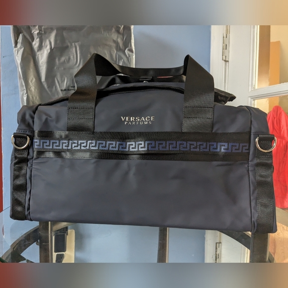 Versace - Picture 5 of 15
